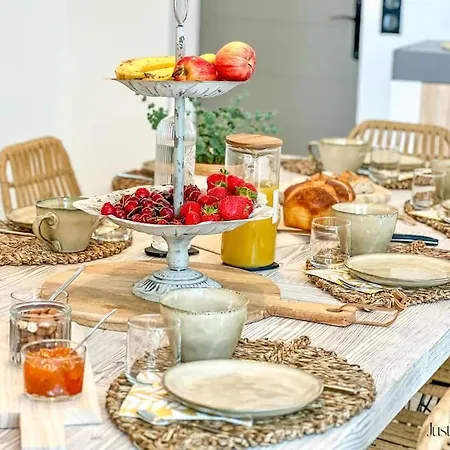 Standing Uzes,piscine,clim *